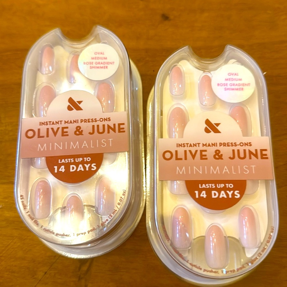 Two Olive & June Minimalist Rose Shimmer Oval Medium Instant Mani Press-On Nails